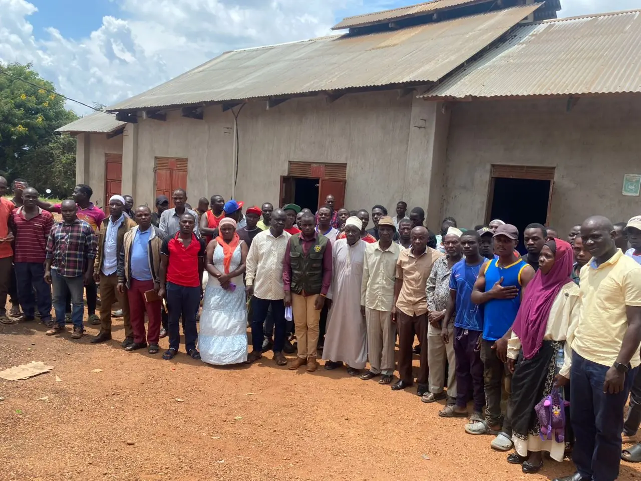 Mwanyi Terimba farmer group gathered outdoors